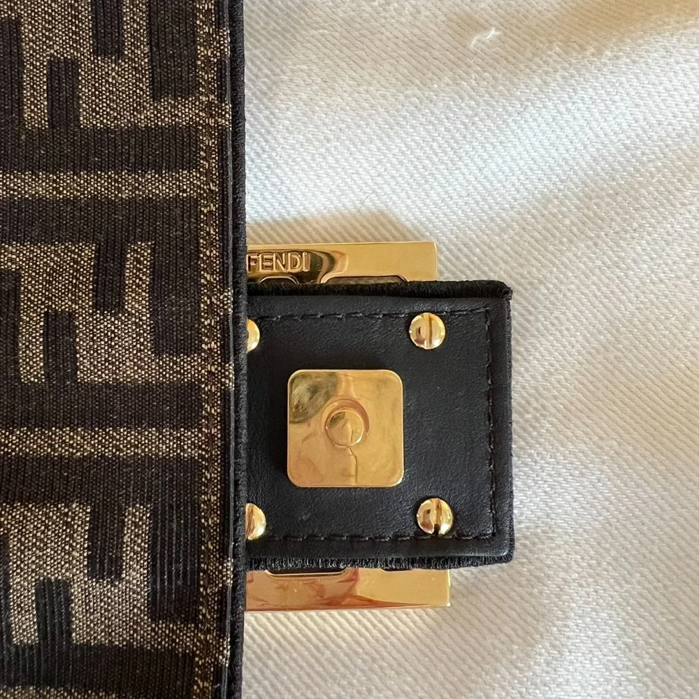 Fendi Black and Tan Monogram Shoulder Bag - Picture 4 of 11